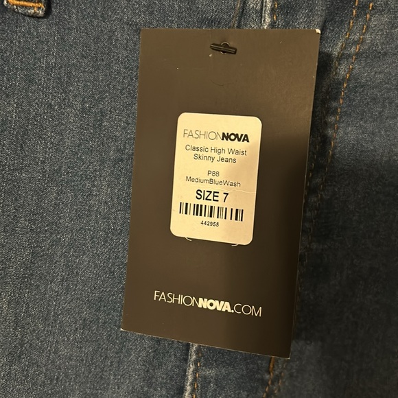 Fashion nova jeans - Picture 3 of 9
